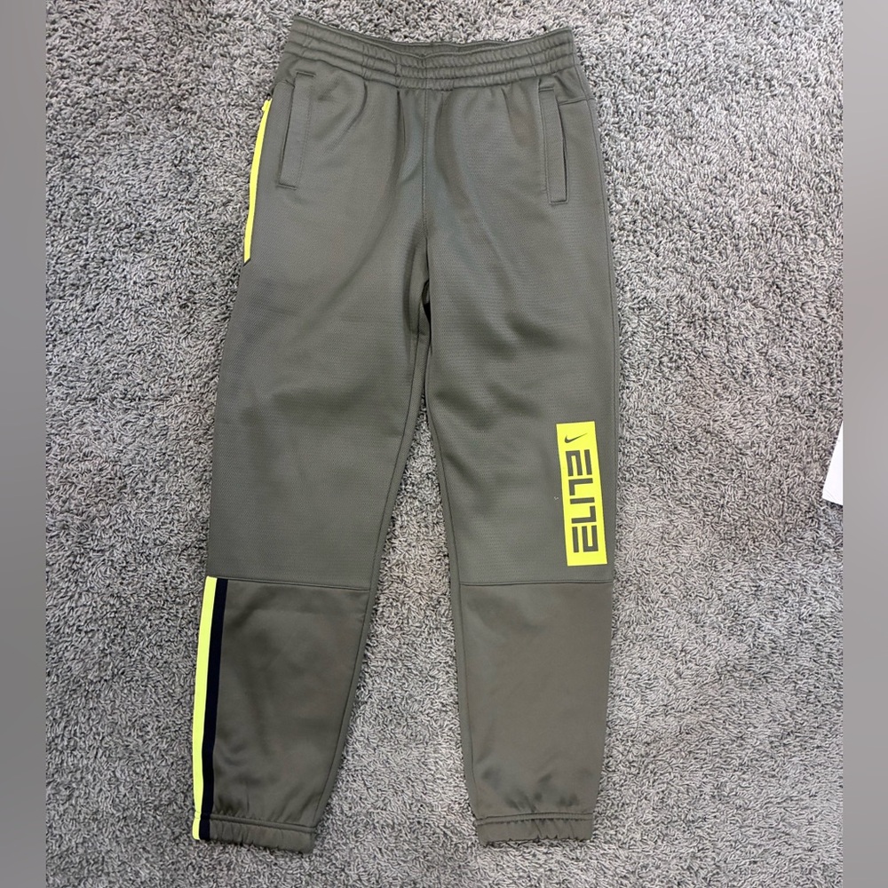 NWOT- Boys Nike Elite Dri-Fit Sz.XL
